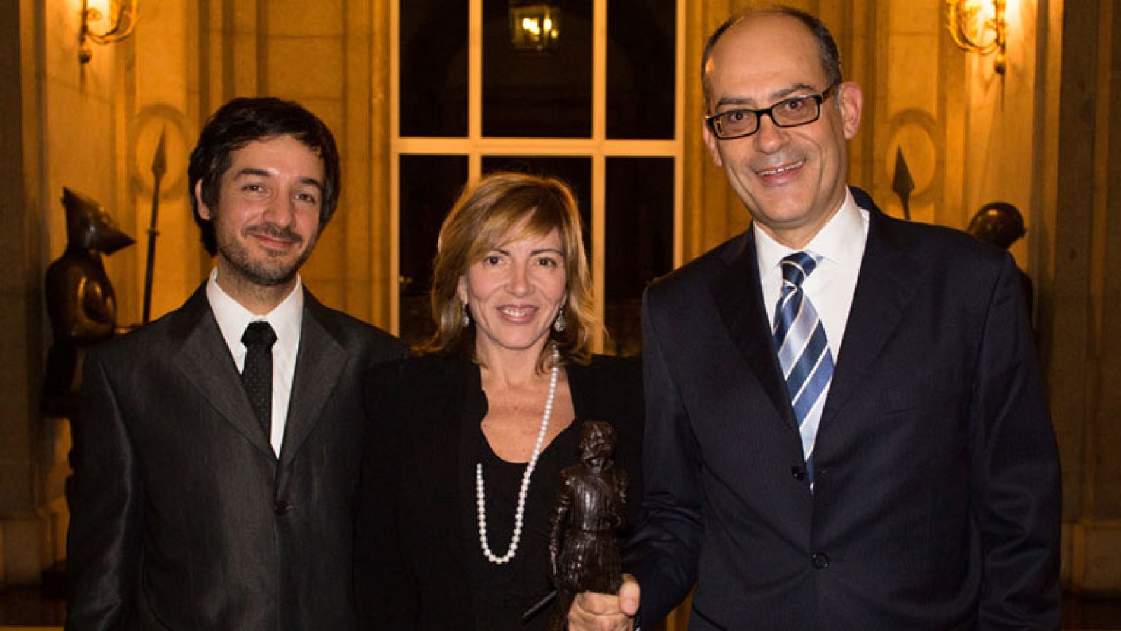 En Portada recoge el Premio Defensa 2013 por AMENAZAcyber