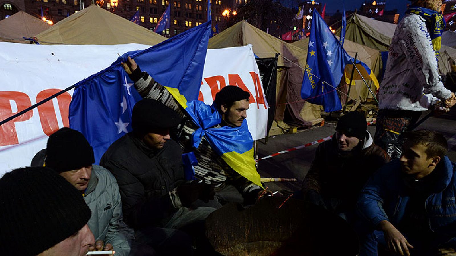 Telediario 1: La oposición mantiene el pulso con el Gobierno en las calles de Kiev  | RTVE Play