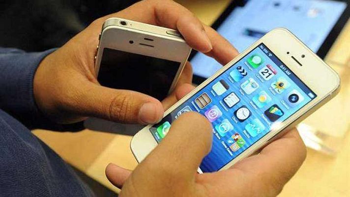 Informativo 24h - EE.UU. recopila 5.000 millones de datos al día sobre teléfonos móviles