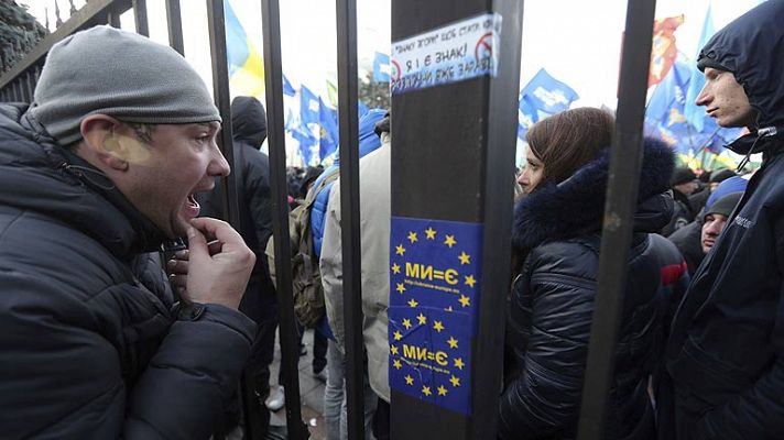 El Gobierno ucraniano abre la puerta a un adelanto electoral para la solucionar la crisis política