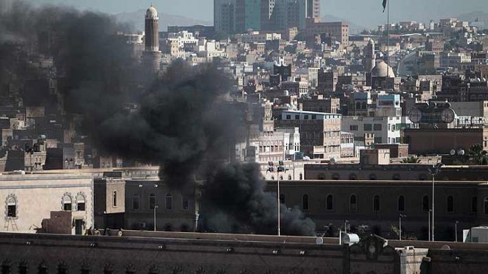 Al menos 20 muertos en un atentado en el Ministerio de Defensa de Yemen