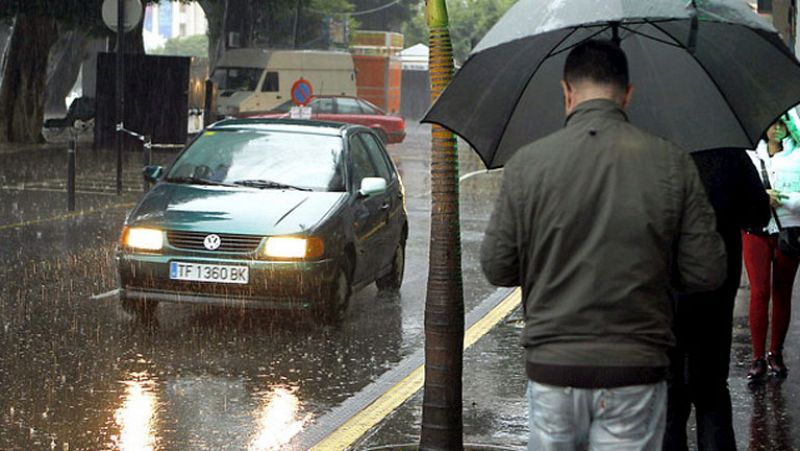 Lluvia en Canarias, viento en Girona y Menorca, y bajada de las temperaturas