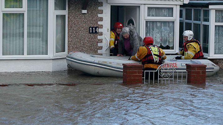 Informativo 24h - Una 'ciclogénesis explosiva' causa estragos en Reino Unido y se dirige a Alemania