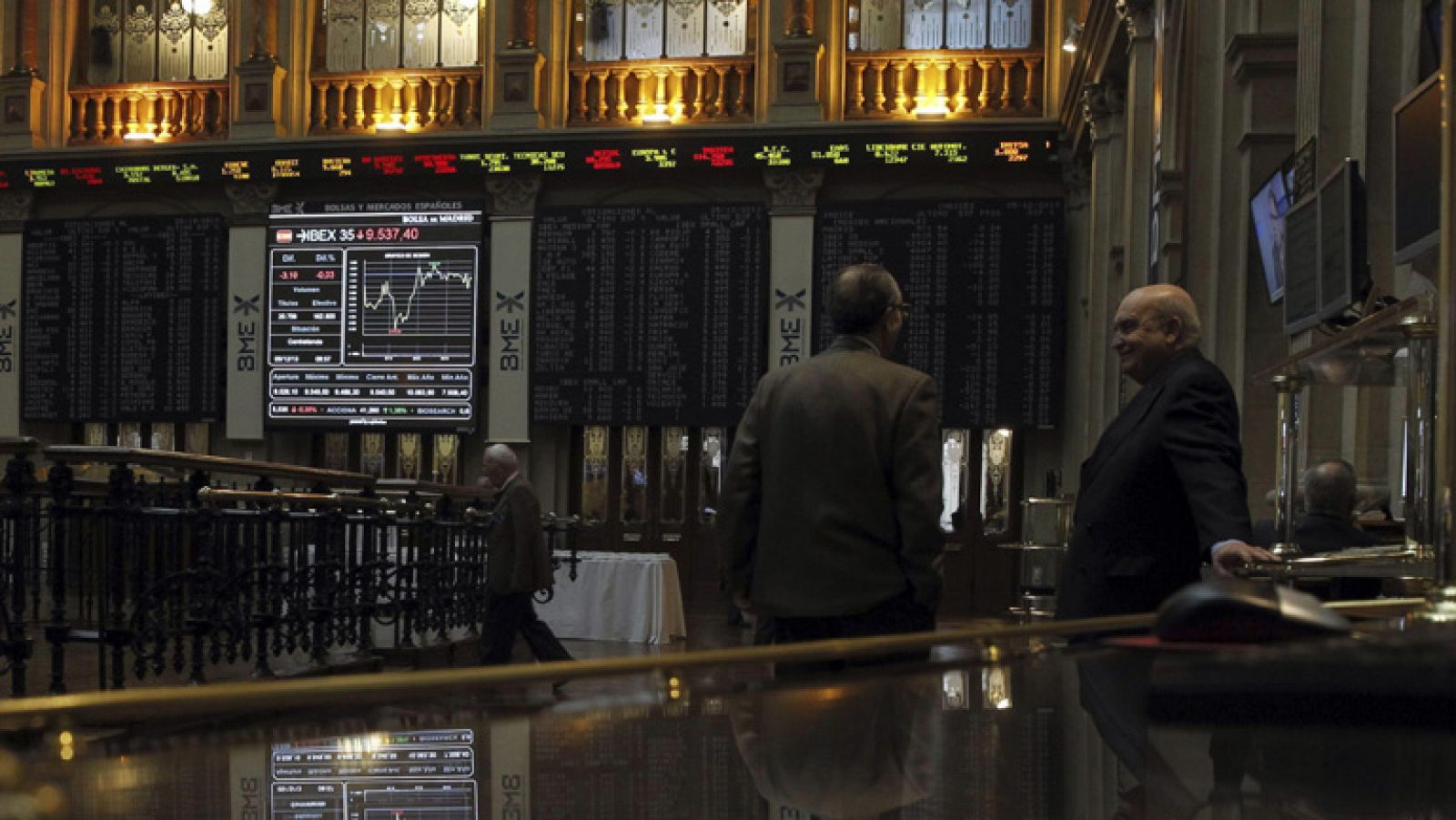 La tarde en 24h: La caída de la banca arrastra al IBEX 35, que pierde un 1,56% | RTVE Play