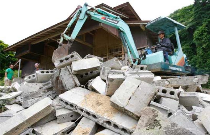  Un terremoto de casi 7 grados en la escala de Ritcher ha hecho temblar de nuevo a Japón y han tenido que activar la alerta por Tsunami. 