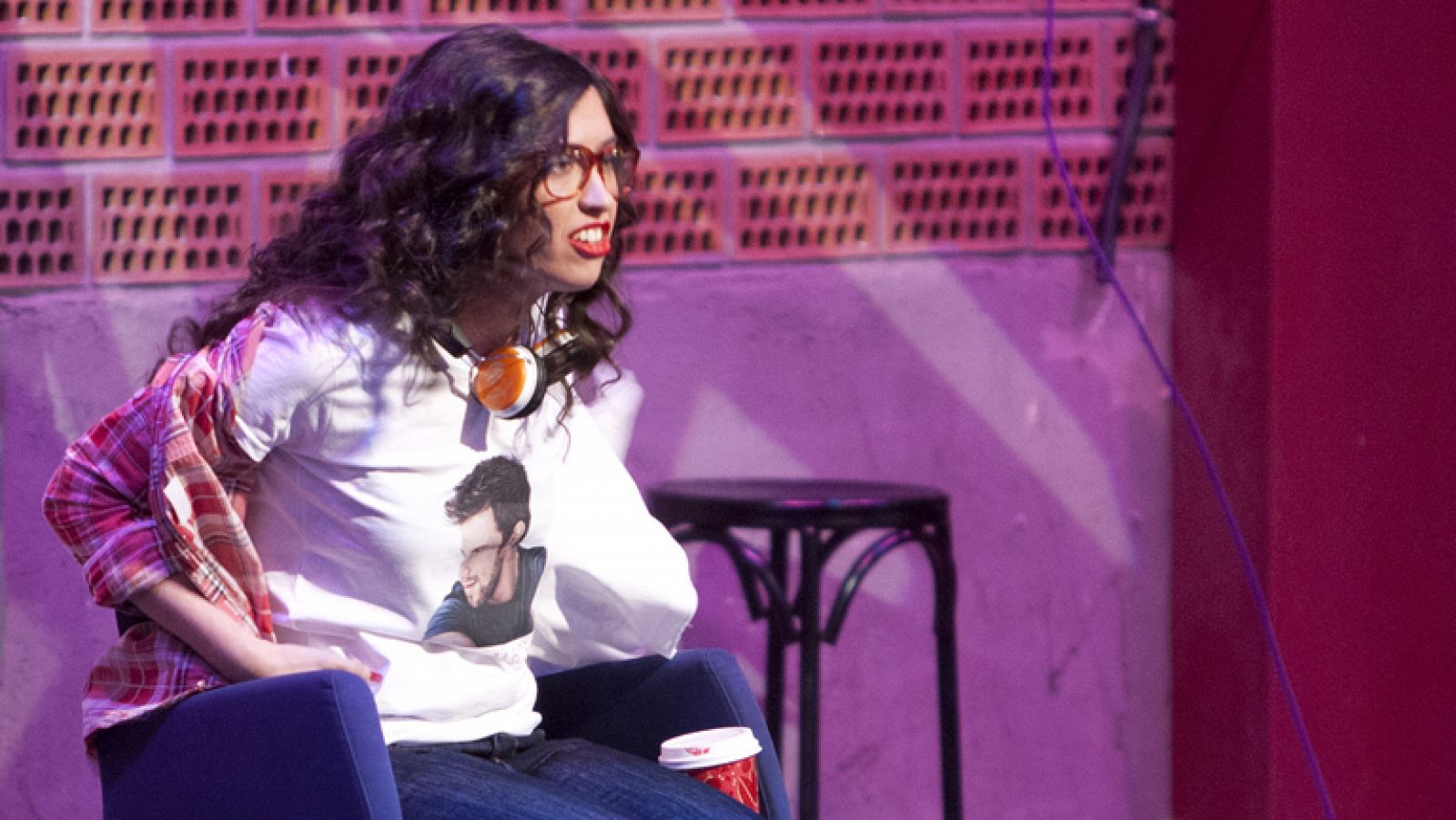 El consultorio: "Según Facebook, me gusta Pablo Alborán" - Ver ahora