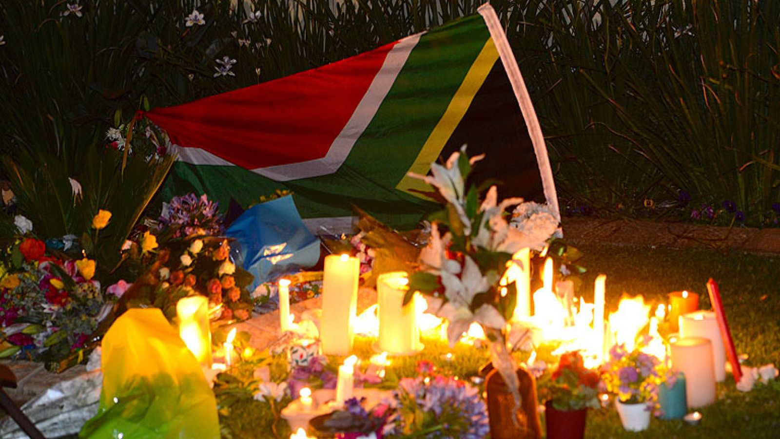  Una Sudáfrica libre del el apartheid, con negros y blancos reconciliados. Ese fue el legado de Nelson Mandela. Sudáfrica es hoy un país democrático, pero muy imperfecto. El país más rico de África es también uno de los más desiguales del mundo, y más afectado por el SIDA, con altísimos niveles de paro y corrupción. 