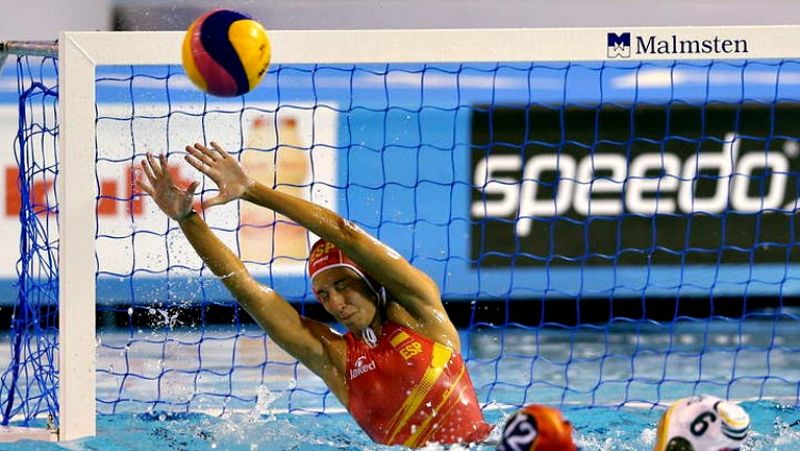 El CN Sabadell Astralpool logró el único título que faltaba en sus vitrinas, la Supercopa de Europa de waterpolo femenino, al derrotar hoy en Moscú al Izmailovo ruso por 9-10.
