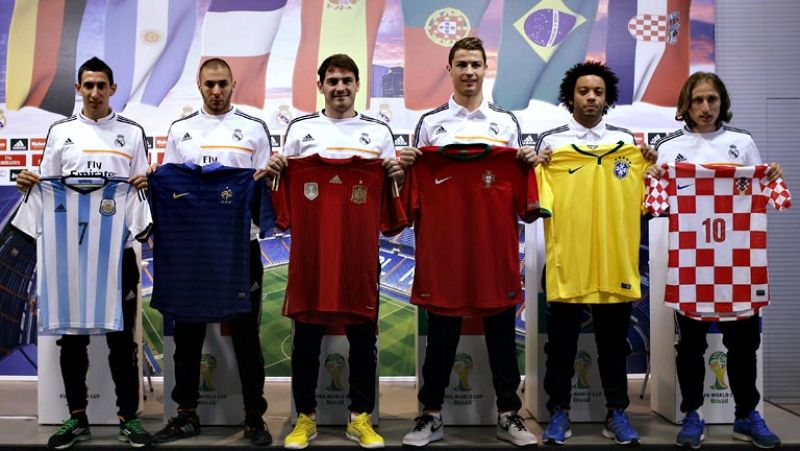 Iker Casillas, capitán de la selección española, se mostró crítico con el sorteo del Mundial de Brasil, que emparejó a los dos últimos finalistas, España y Holanda, en un grupo que completan Chile y Australia, y afirmó que no está "de acuerdo" en "co