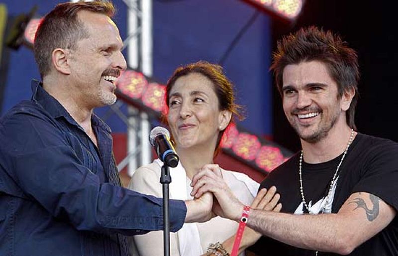  Ingrid Betancourt ha pedido "libertad para todos" al abrir un concierto en París a favor los rehenes colombianos