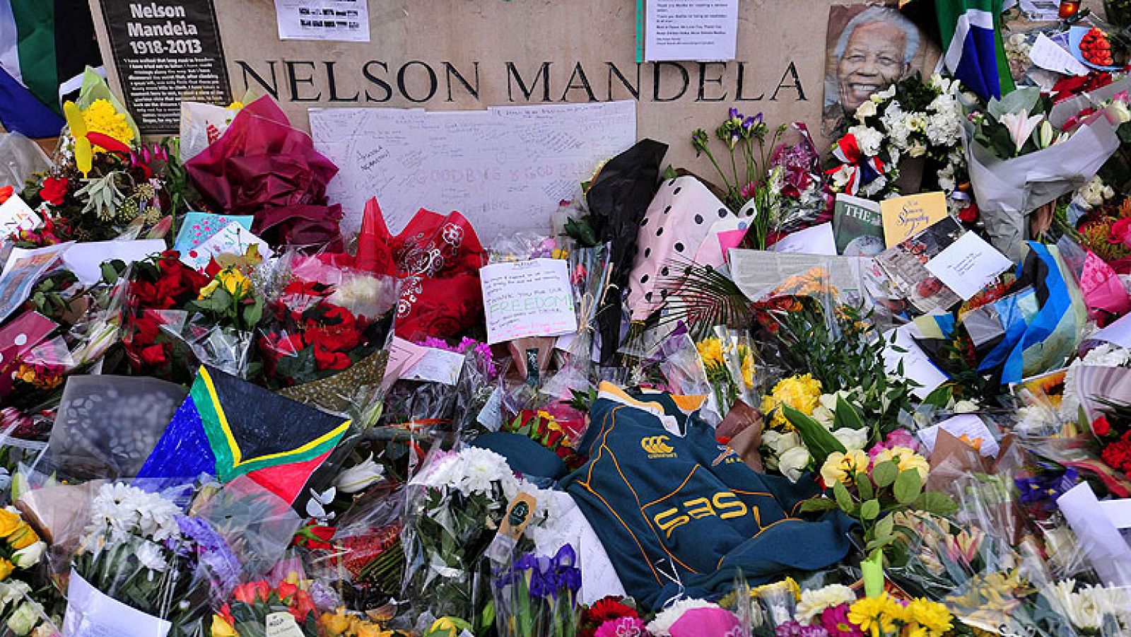 Telediario 1: La casa de Mandela se convierte en destino de peregrinaje | RTVE Play