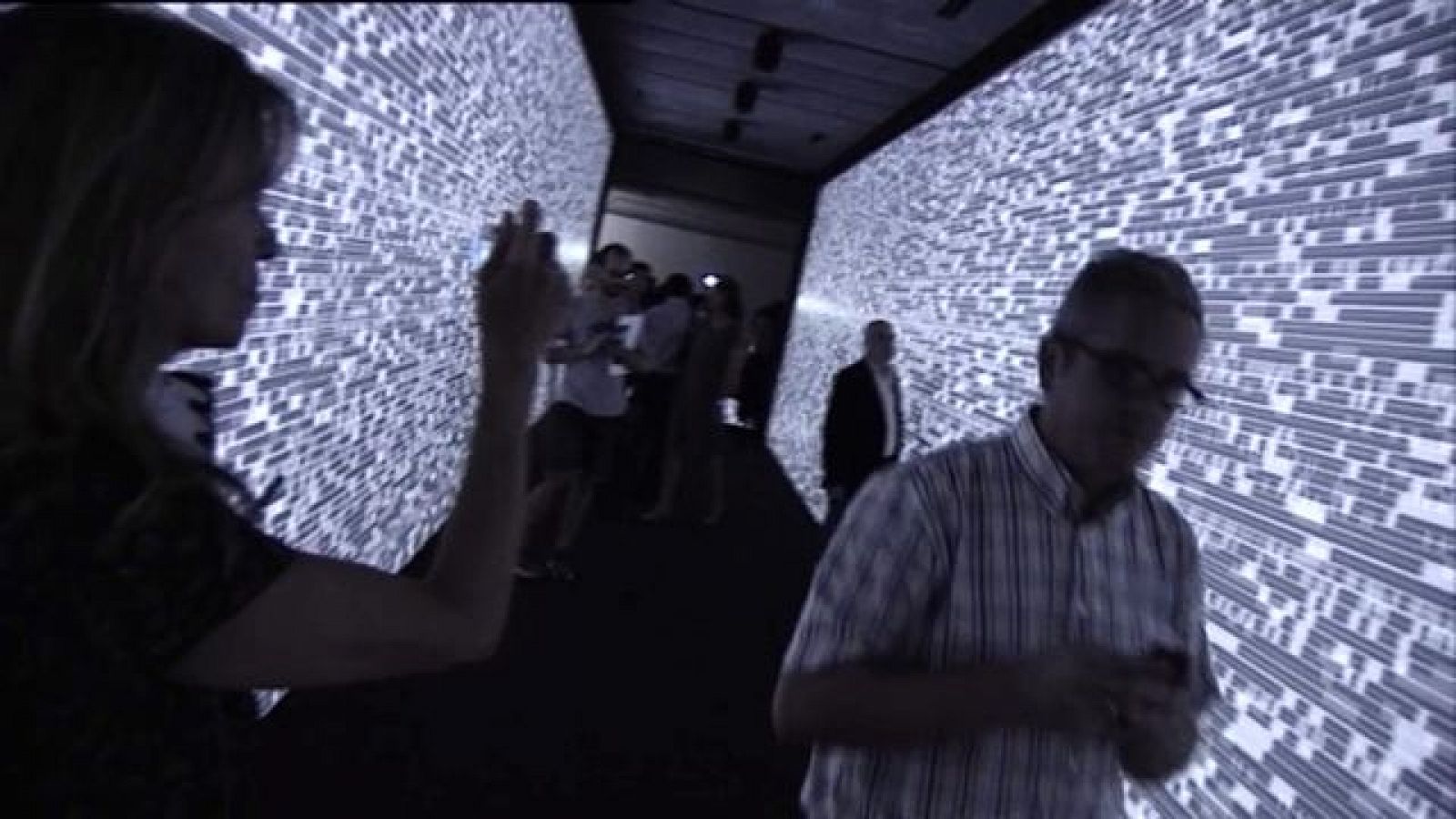 UNED: Ryoji Ikeda. data.path.  | RTVE Play