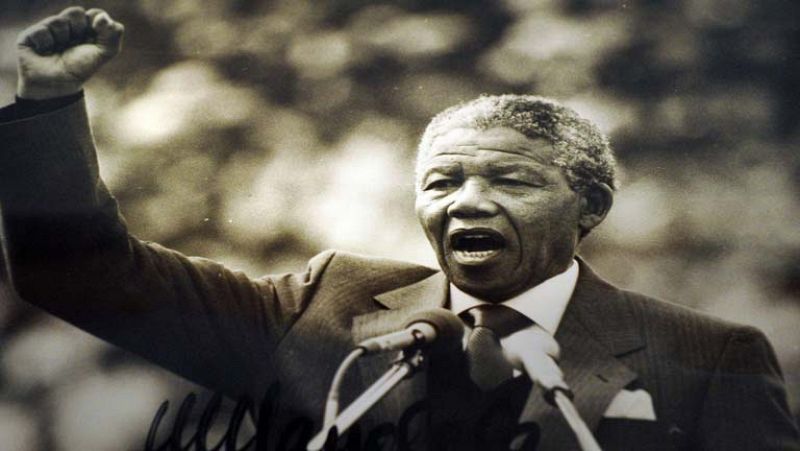 Mandela dio su primer discurso tras salir de prisión en el estadio Soccer City 