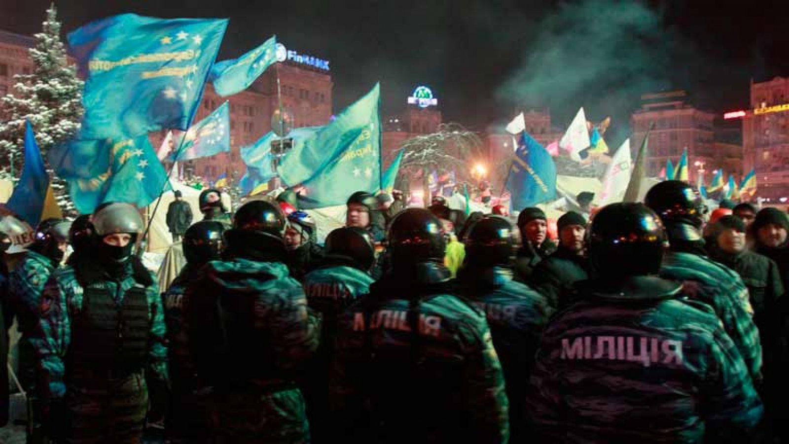 Informativo 24h: Nuevo desalojo de los manifestantes en la plaza central de Kiev | RTVE Play