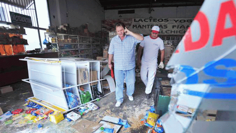  Al menos ocho muertos al extenderse en Argentina los saqueos al amparo de paros policiales