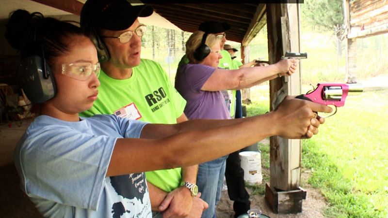 La Noche Temática - Mujeres y armas - Comienzo