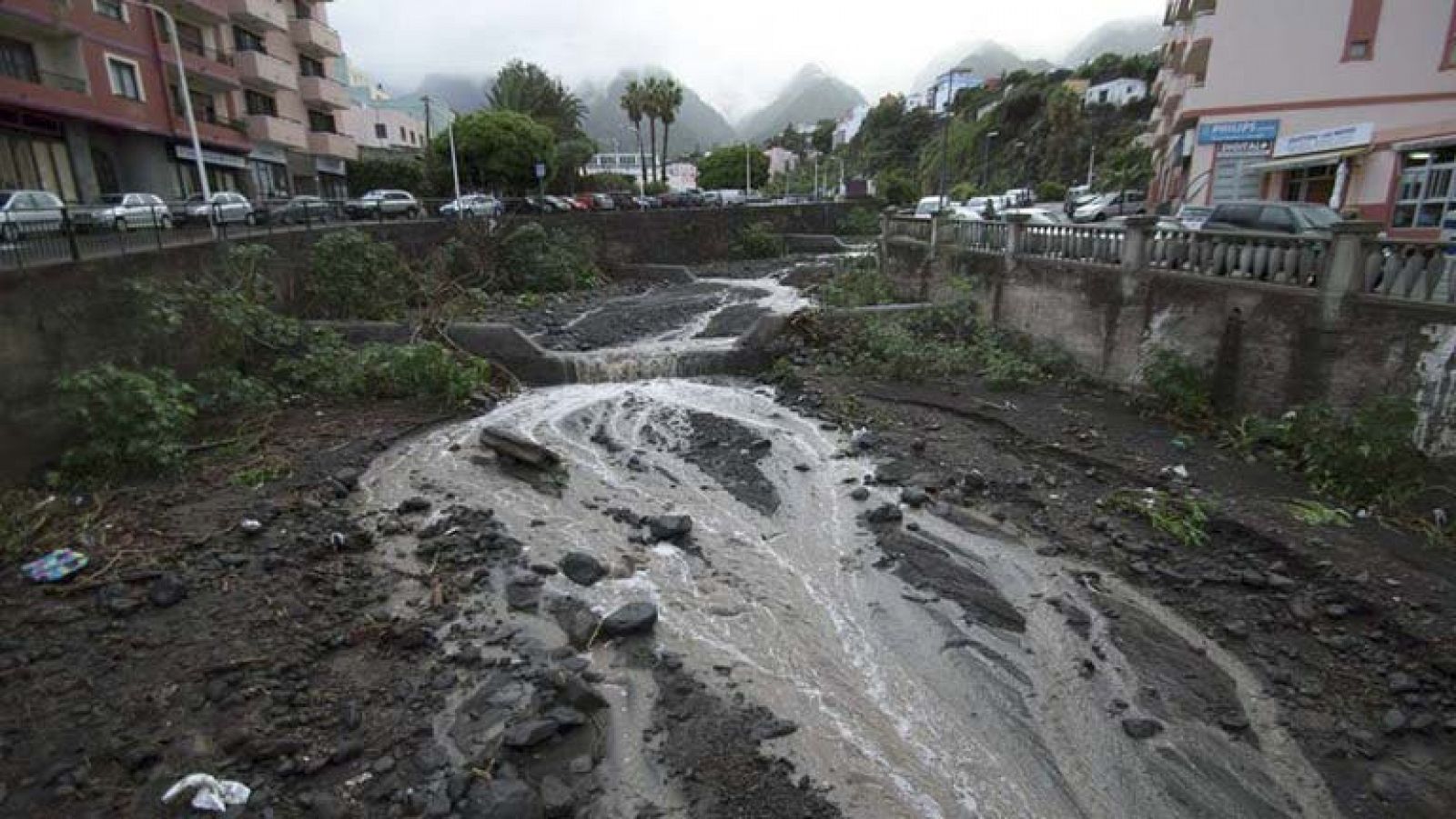 Carreteras cortadas en Tenerife debido al temporal 