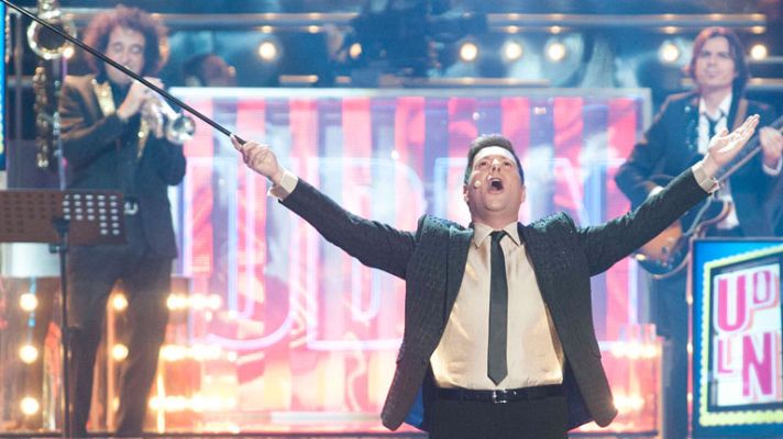 Uno de Los Nuestros - Carlos Latre inaugura la gala 11