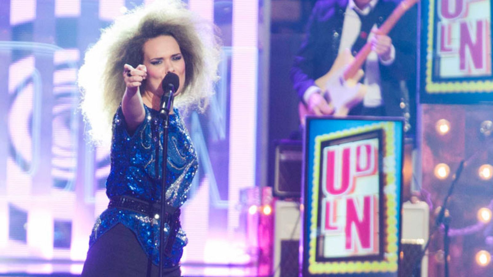 Uno de Los Nuestros - Eli Guillén canta "Knock on Wood"