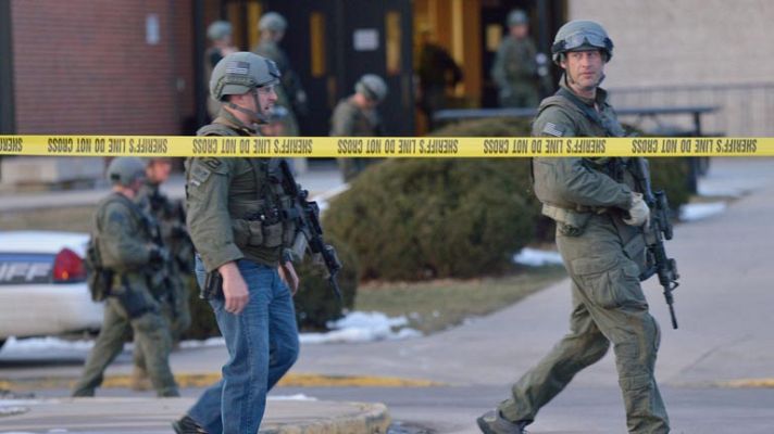 Informativo 24h - Un joven se suicida tras iniciar un tiroteo en un instituto en Colorado