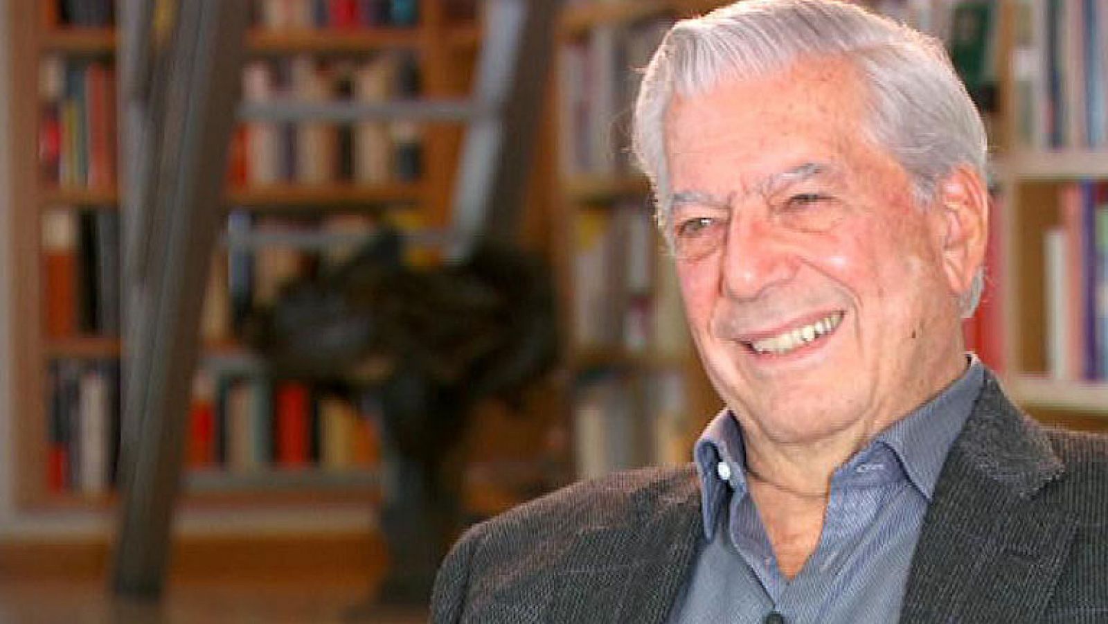 Atención obras: Mario Vargas Llosa: "La literatura permite vivir experiencias que si no nunca se podrían tener" | RTVE Play