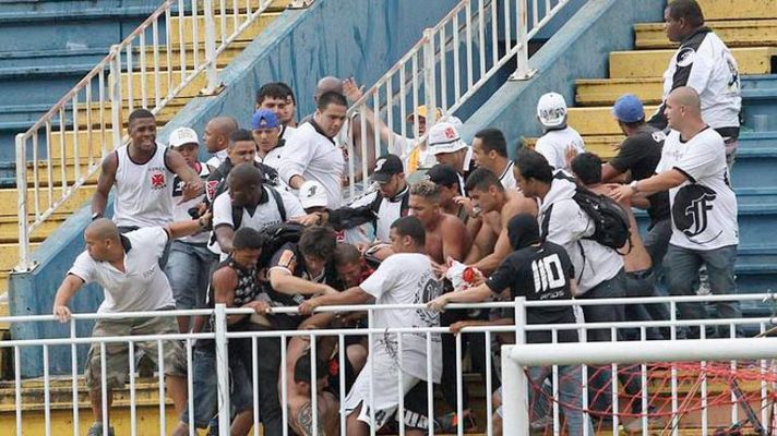 Telediario 1 - Castigo a los clubes implicados en los disturbios en Brasil