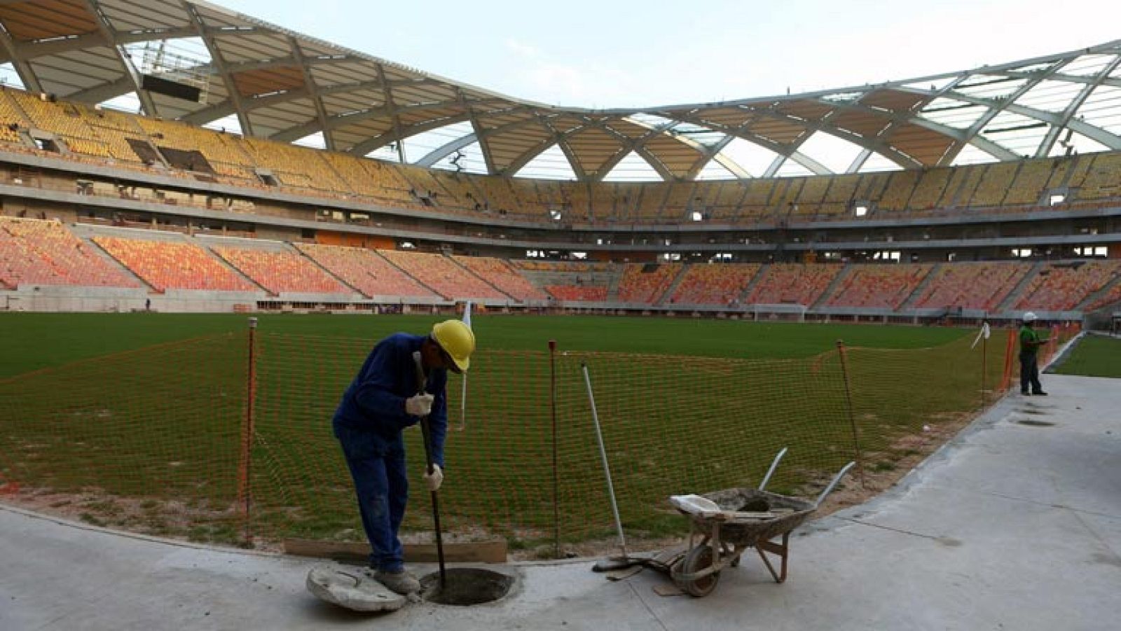 Muere otro obrero en la construcción de un estadio para el Mundial de Brasil | Ver