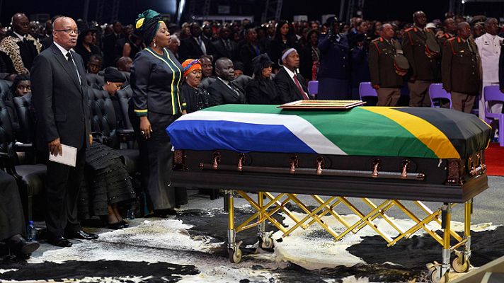 Telediario 1 - Mnadela, enterrado en Qunu