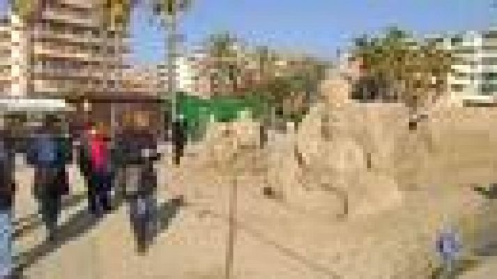 L'Informatiu - El pessebre de sorra de La Pineda a Tarragona