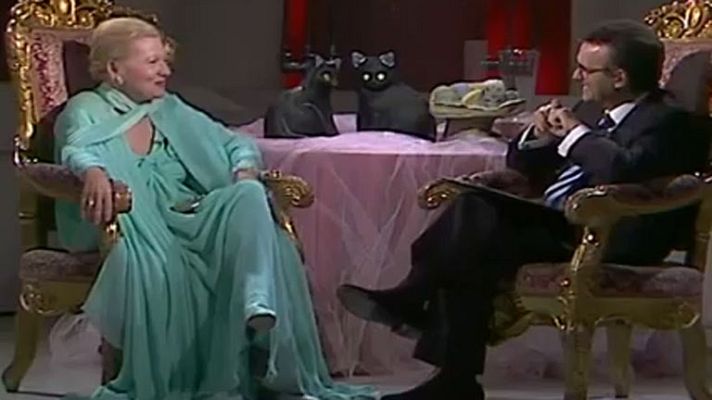 Más estrellas que en el cielo - Charo López y Joan Fontaine