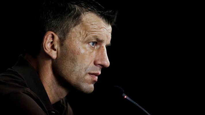  - El valencia destituye a Djukic como técnico