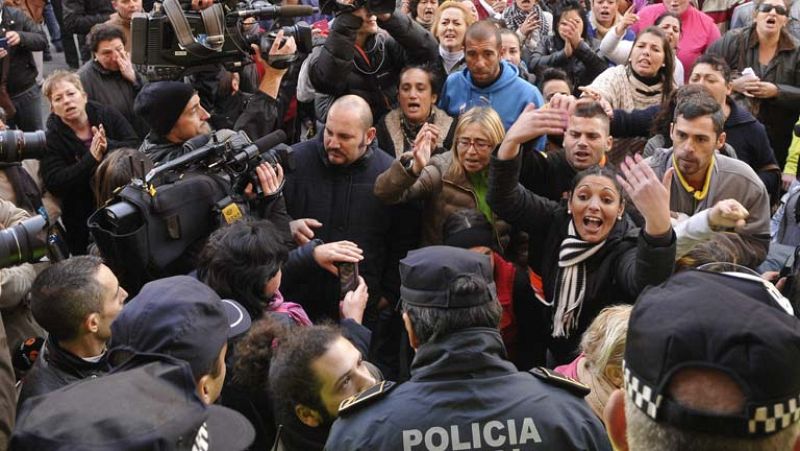 Continúa la investigación por la muerte de la familia en Alcalá de Guadaíra 