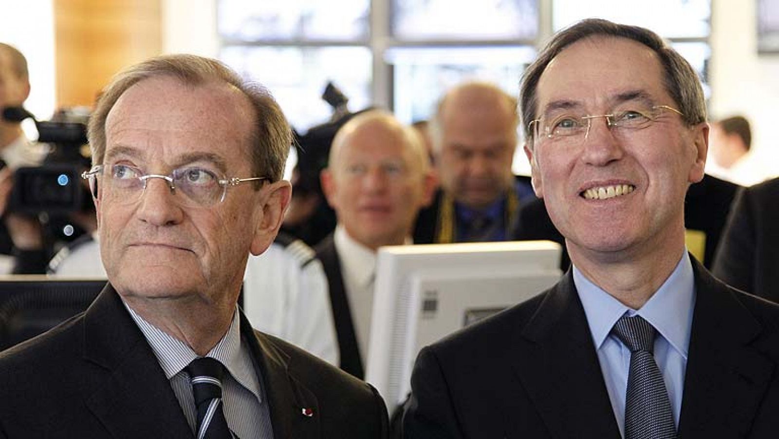 Detienen a dos ex altos cargos franceses de la máxima confianza de Sarkozy