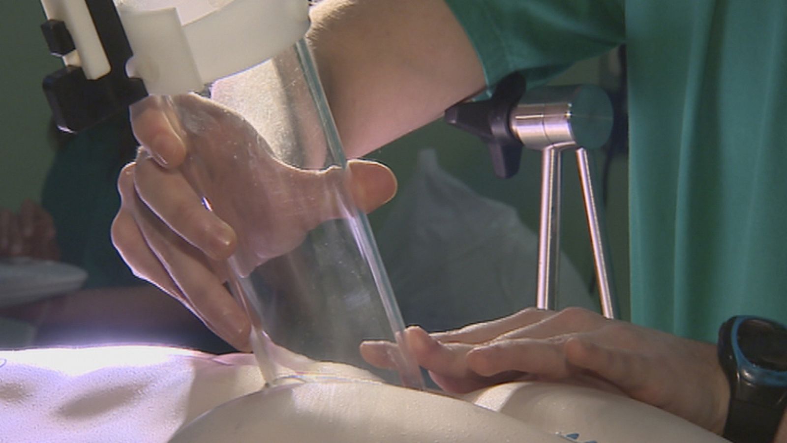 El Hospital Gregorio Marañón estrena el primer quirófano del mundo con navegador | Ver