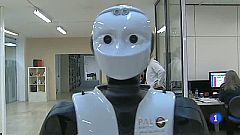El robot catalán que anda y sube escaleras
