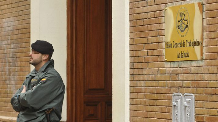 Informativo 24h - La Guardia Civil registra la sede de UGT-Andalucía en Sevilla