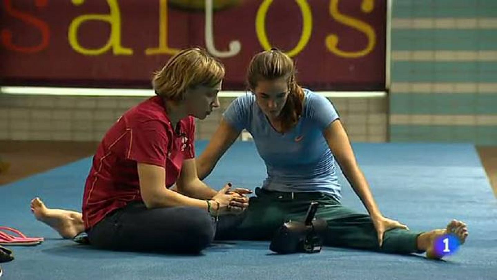 Junto a Ana Montero, la directora técnica de la Federación, la ganadora de siete medallas en los mundiales de Barcelona, se encuentra en plena fase creativa. Lo primero es elegir la música.