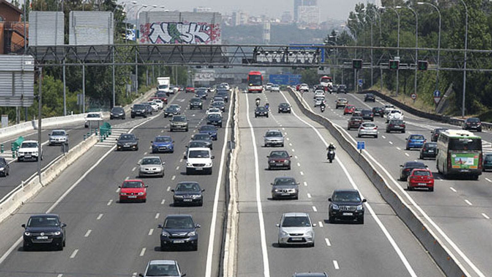 Tráfico pone en marcha el dispositivo especial en las carreteras por Navidad