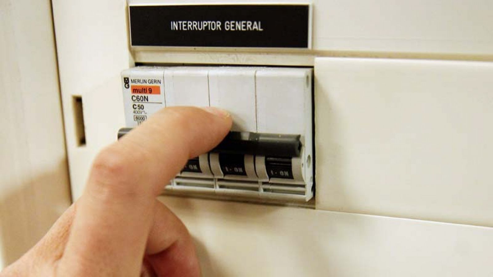 La Comisión Nacional de Mercados y la Competencia invalida la subasta eléctrica