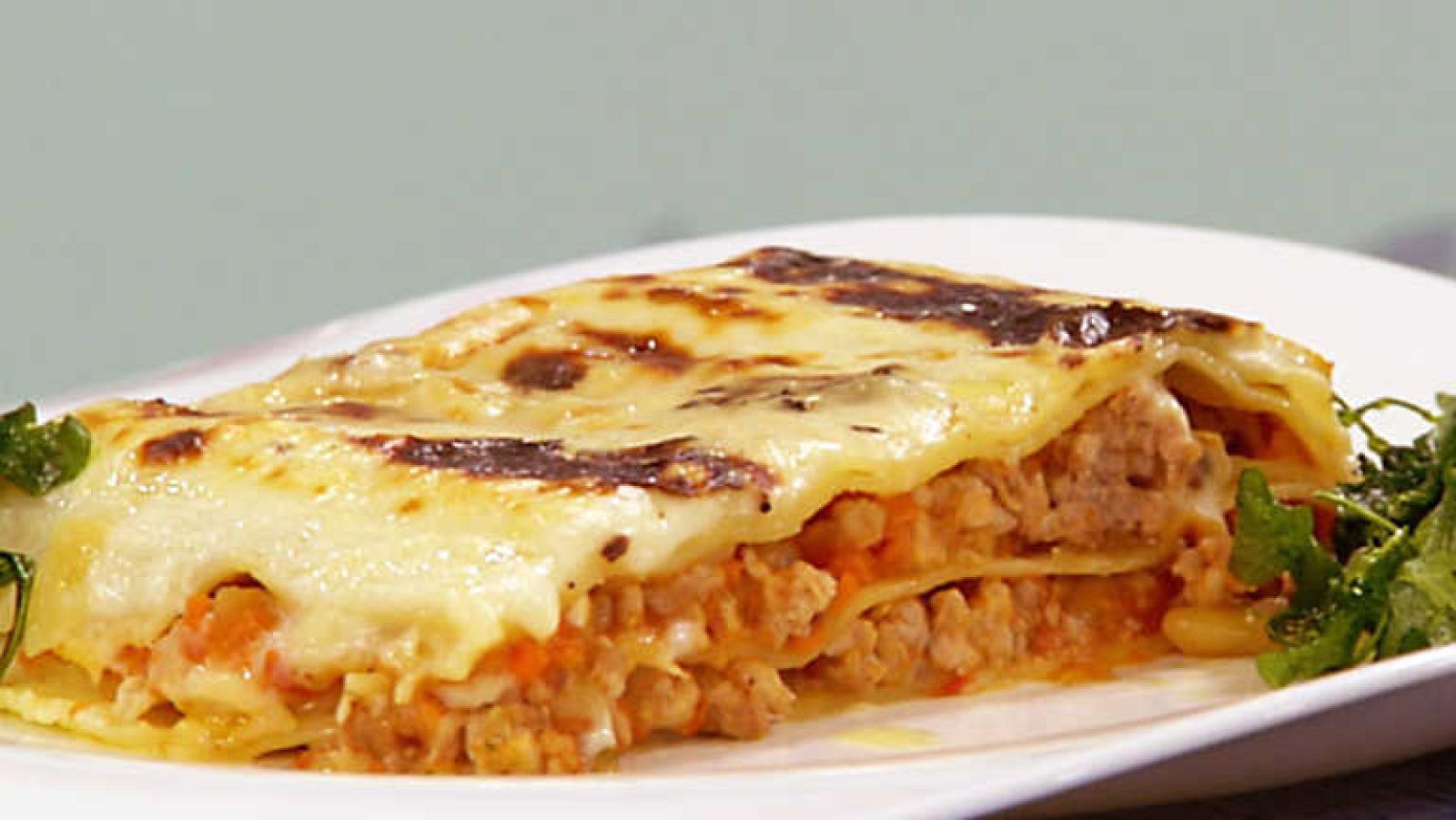 Cocina con Sergio - Lasaña de cerdo a la crema de queso - Ver ahora