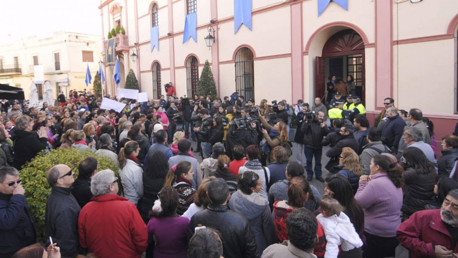 Telediario 1: Investigan las muertes de Sevilla | RTVE Play