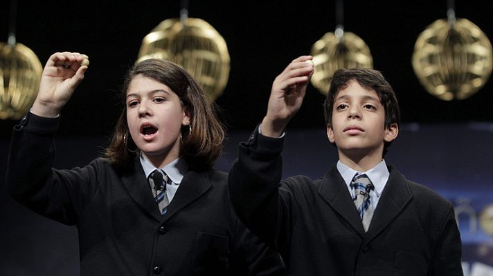 Lotería de Navidad - El Gordo de la Lotería de Navidad de 2013, el 62.246, muy repartido por toda España