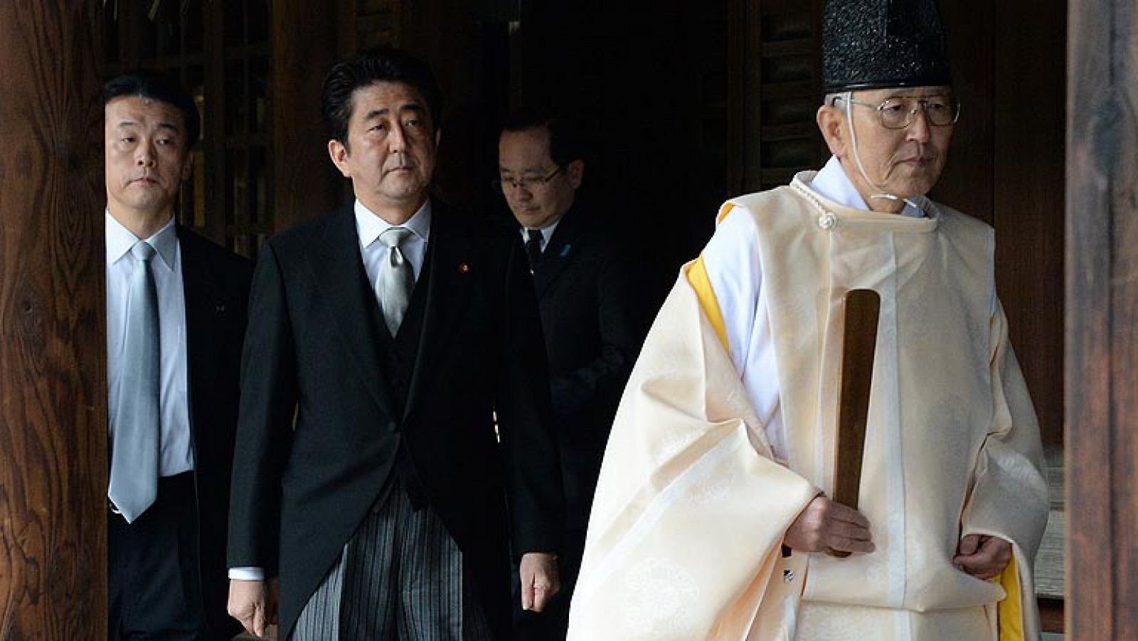 China y Corea del Sur protestan por la visita del primer ministro de Japón al santuario de Yasukuni