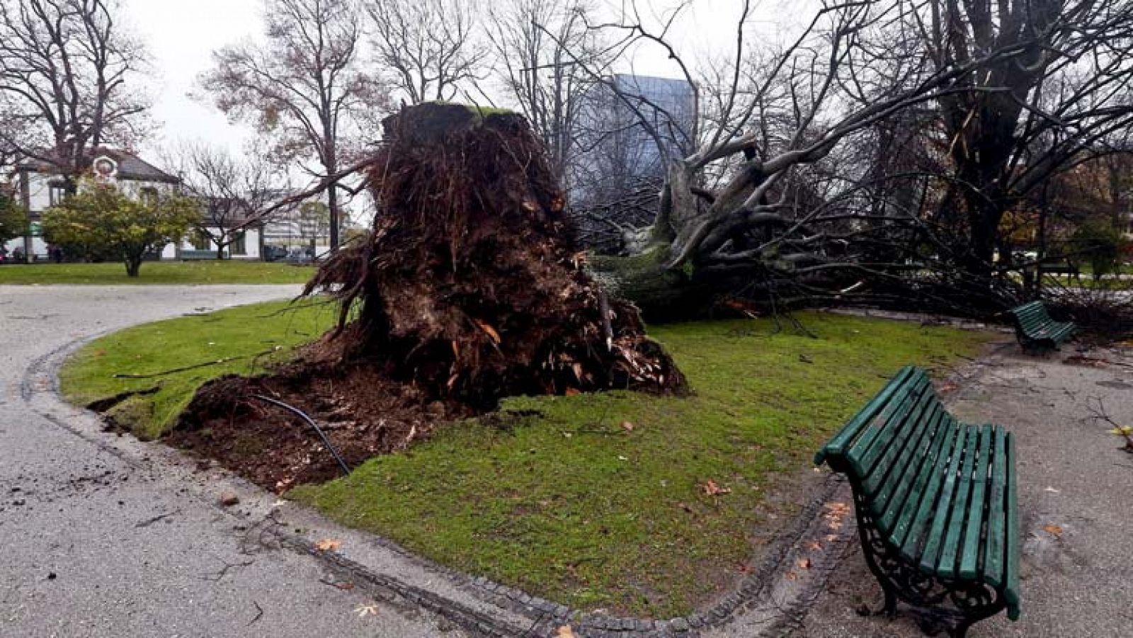 Las rachas de viento superan los 100 kilómetros hora enTarragona 