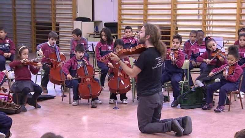 Un colegio de Valladolid consigue la integración de los niños a través de la música, en una orquesta 