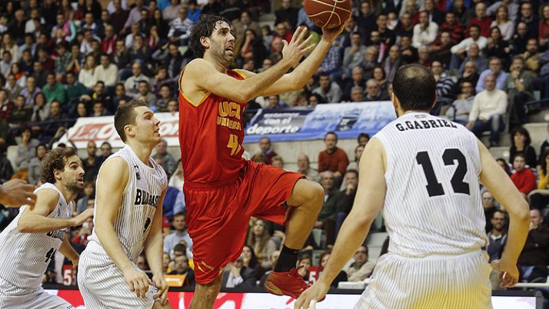 El UCAM Murcia logró una ajustada victoria sobre el Bilbao Basket gracias a dos triples del estadounidense Scott Wood.