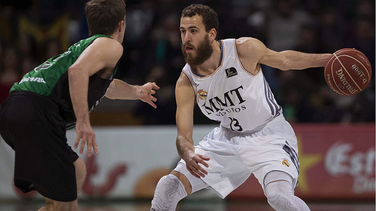 El Real Madrid ha logrado su 24ª victoria consecutiva en la cancha del FIATC Joventut, al que ha derrotado por 68-72.