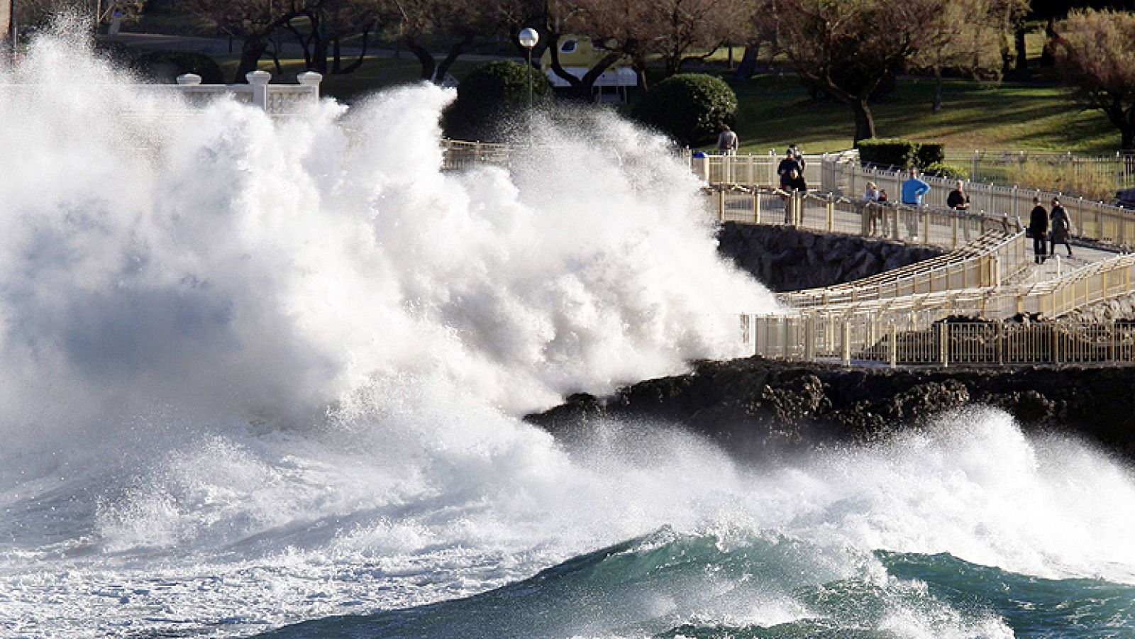 14 provincias permanecen en alerta por nieve, viento y lluvia