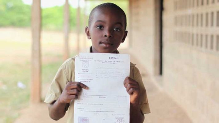 Telediario 1 - Niños sin registrar