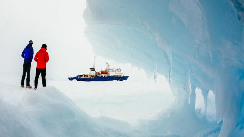 Se complica el rescate del barco ruso bloqueado por el hielo en la Antártida desde Nochebuena